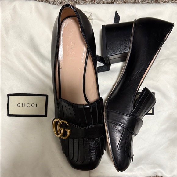 Gucci Black Leather Loafers with Gold Accent - Picture 1 of 3